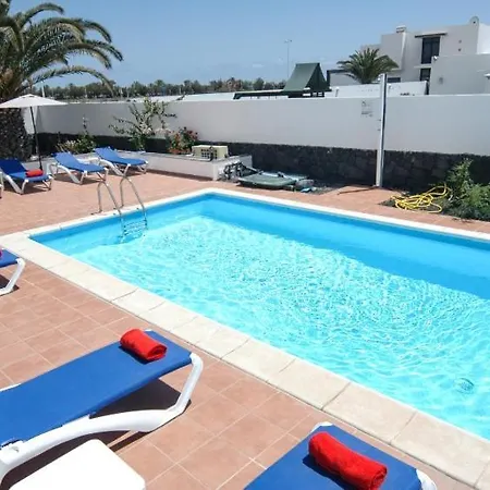 In Playa Blanca Sleeps 10 Includes Swimming Pool Air Con And Wifi *