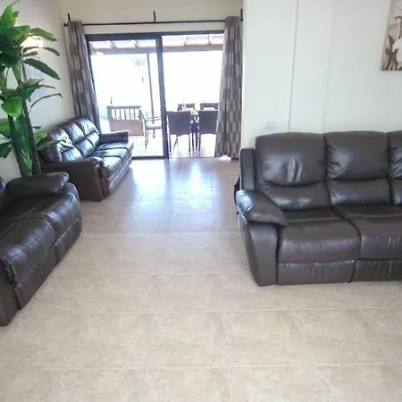 In Playa Blanca Sleeps 10 Includes Swimming Pool Air Con And Wifi Playa Blanca (Lanzarote)