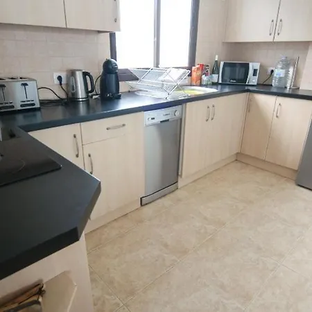 Villa In Playa Blanca Sleeps 10 Includes Swimming Pool Air Con And Wifi Playa Blanca (Lanzarote)