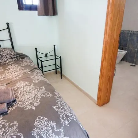 Villa In Playa Blanca Sleeps 10 Includes Swimming Pool Air Con And Wifi Playa Blanca (Lanzarote)